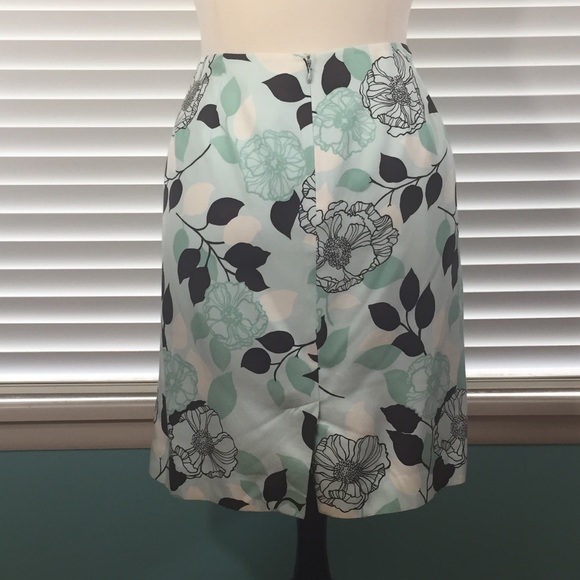 Ann Taylor Loft Silk Blend Floral Skirt Size 16 - Picture 8 of 8